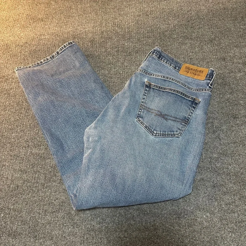 Signature by Levi Strauss Mens Loose Fit Straight Leg Jeans Blue W34 L30